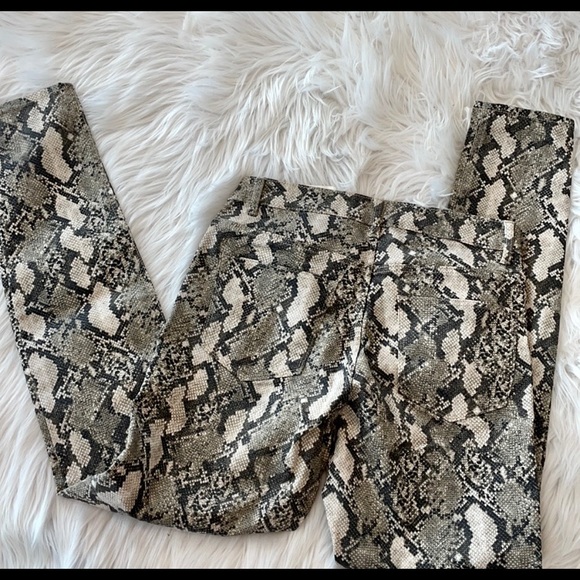 LN H & M SNAKESKIN FAUX LEATHER PANTS. - Picture 2 of 15